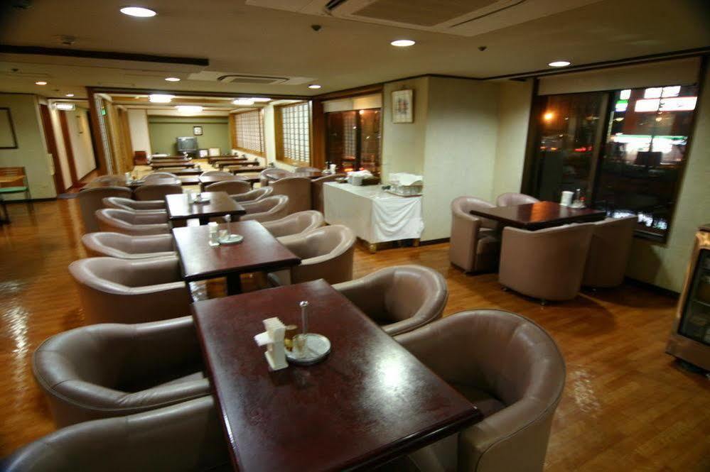 Hotel Maruki Наха Экстерьер фото
